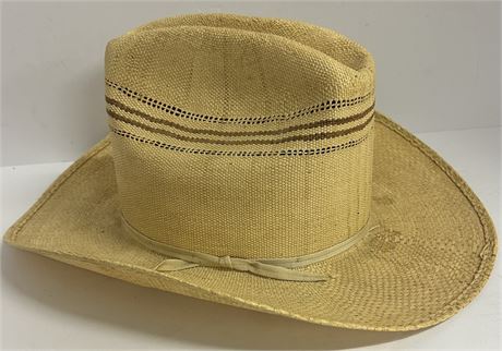 Straw cowboy hat size is 6 3/4