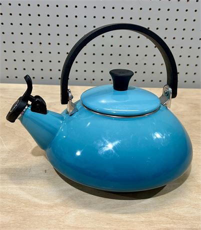 Le Creuset Zen Tea Kettle “Caribbean” Enamel on Steel Whistling Kettle