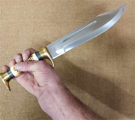 New Timber Rattler Knife w/ Sheath