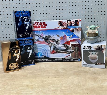 Star Wars Lot: Star Wars Force Resistance Ski Speeder Figures and VHS Sets