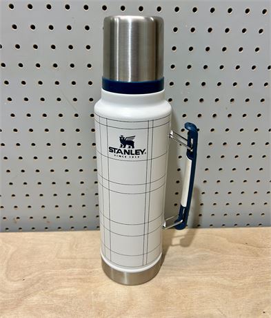 Stanley Hearth & Hand Classic Bottle Limited Edition Plaid Thermos 1.5 Qt.