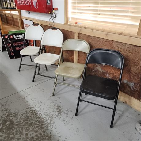 4 Folding Chairs