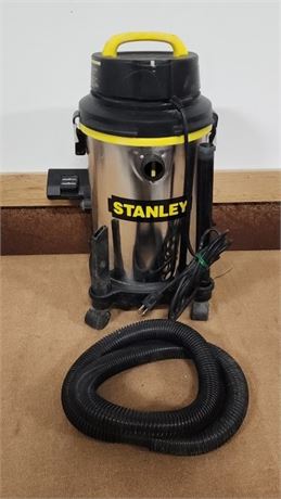 Stanley Wet Dry Vac w/ Hose