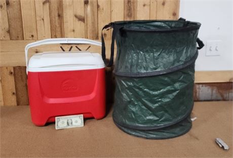 Like New Igloo Tote Cooler & Pop Up Bag